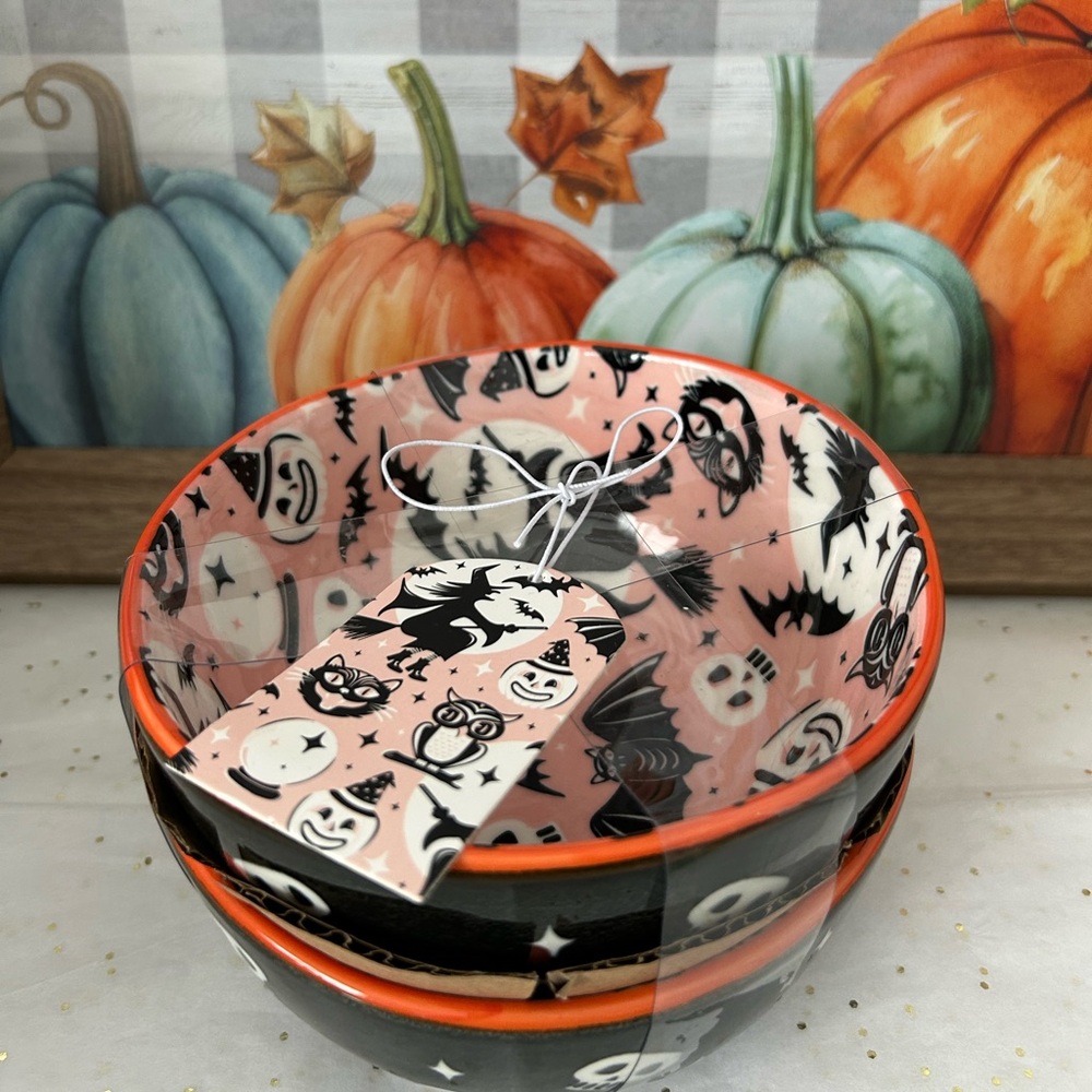 Halloween 🎃 Ceramic Bowls 👻 Halloween Themed Decor & Displays Witches 🧙‍♀️🔮